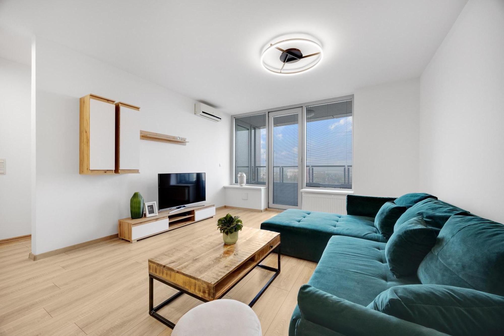 Apartman V III Veziach S Vyhladom, Pri Stadione A S Garazou Zadarmo Bratislava Exterior photo